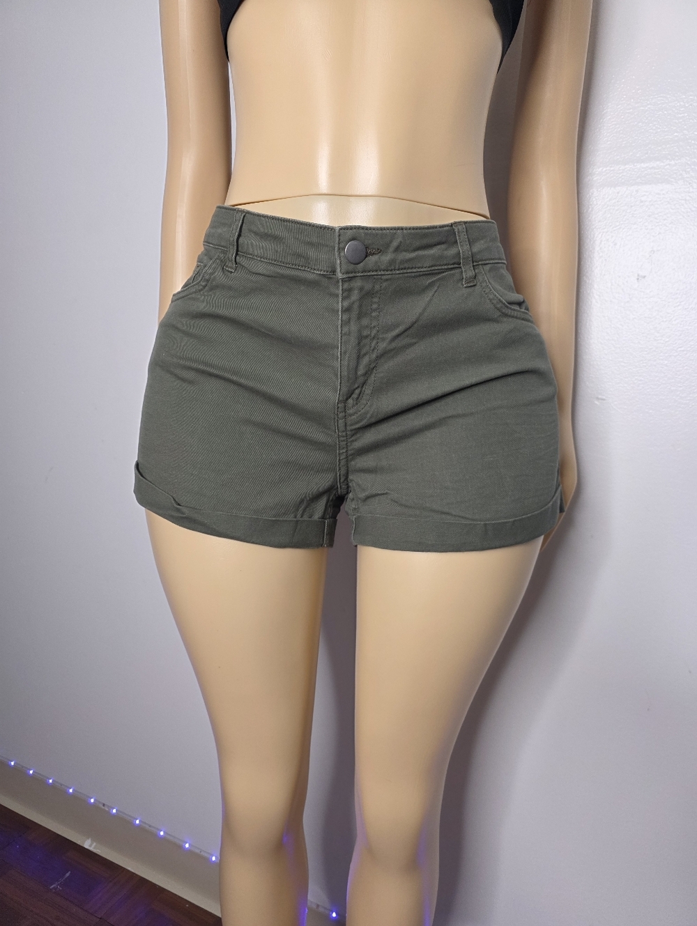 H&M Olive Green High Waisted Rolled Hem Shorts Size US/12